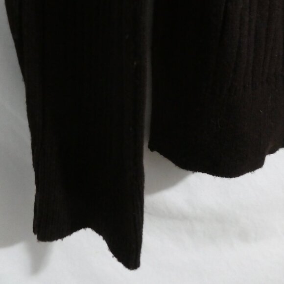 WOLSEY INTERNATIONAL MAN | medium | Ribbed Chocolate Brown V-Neck Sweater - Picture 12 of 14
